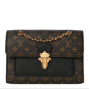 COPY - COPY - An authentic Louis Vuitton Monogram Victoire  shoulder bag in Bla…